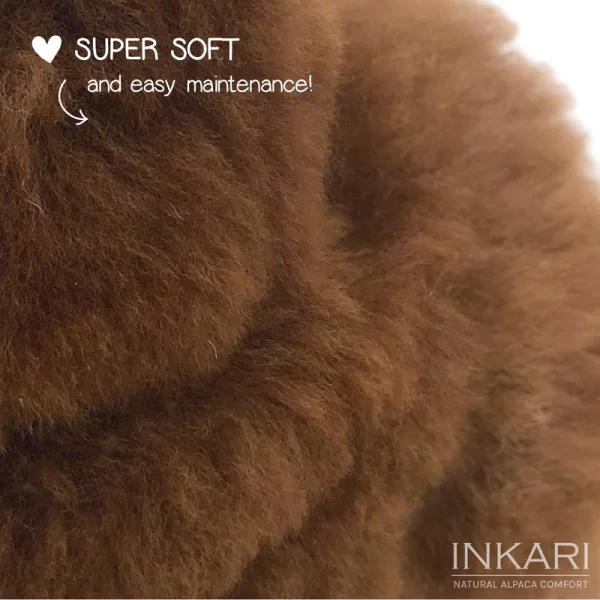Inkari  – Alpaka Kuscheltier Small (23 cm) - Walnut – Bild 2