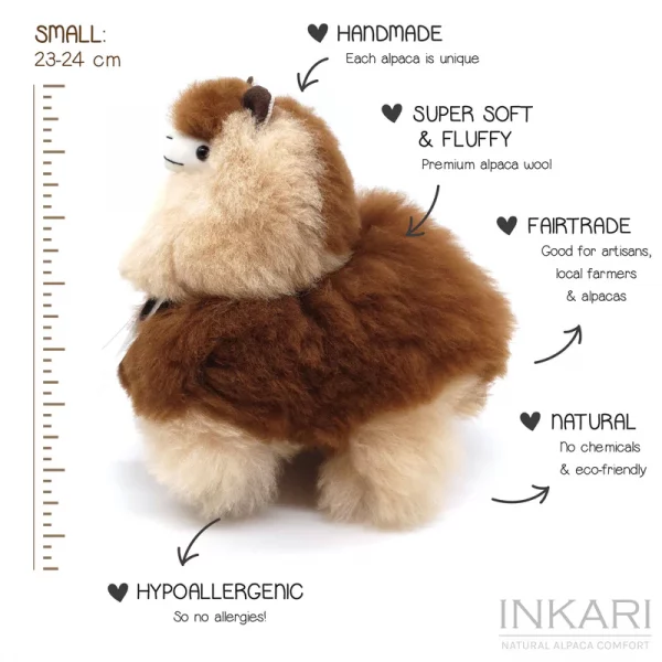 Inkari  – Alpaka Kuscheltier Small (23 cm) - Moccachino – Bild 2