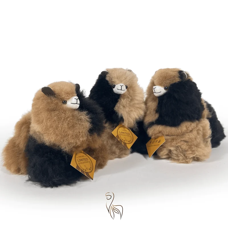 Inkari – Alpaka Kuscheltier Mini (15 cm) - Chocolate Cake