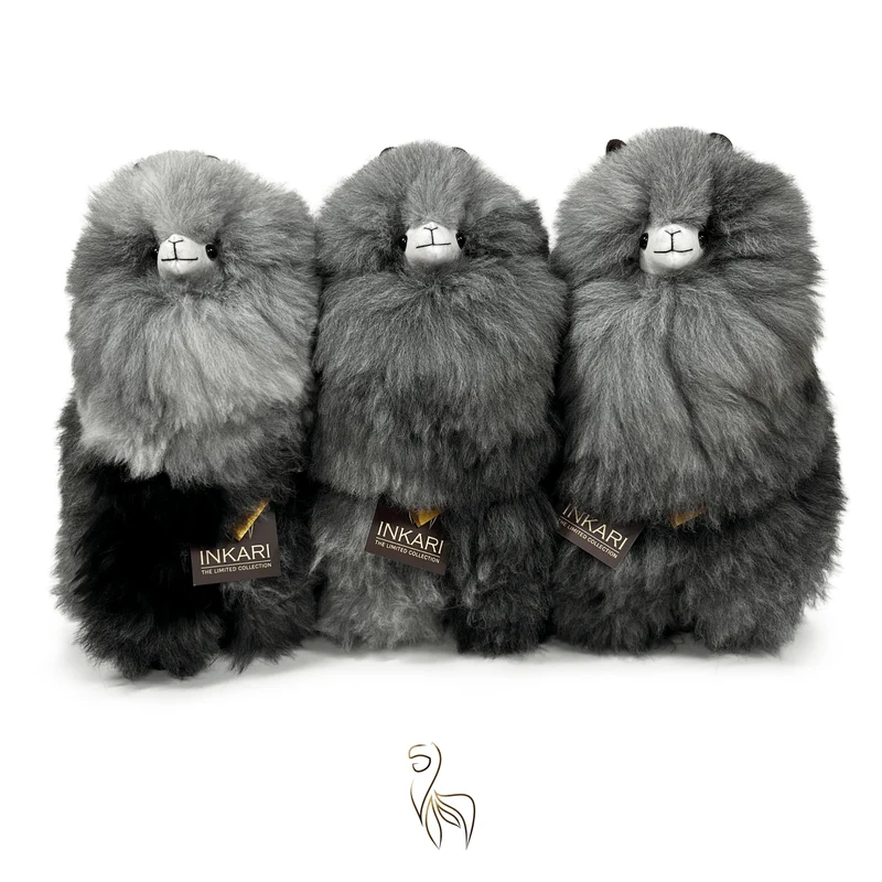 Inkari – Alpaka Kuscheltier Medium (32 cm) - Silver Wolf